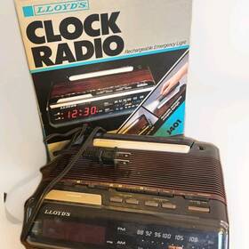 J401 Lloyds Clock Radio Am/fm Vintage Alarm Tested Emergency Light In Box J401 Lloyds Clock Radio Am/fm Vintage Alarm Tested Emergency Light In Box