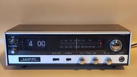 Jj7333 Lloyds Vintage Multiplex Am/fm Alarm Clock Radio Model Flip