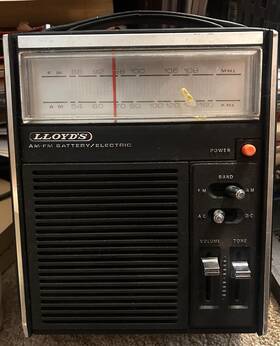 Lloyds N610-175b Vintage Am-fm Portable Radio Ac-dc With Leather Case Chord Electric Works
