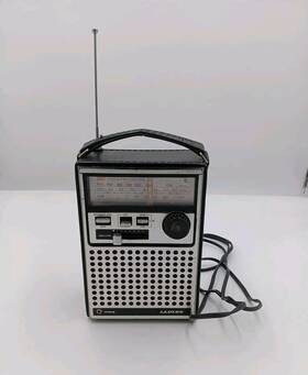 N713 Lloyds Vintage Am/fm Radio 289a Series Model Tested Working