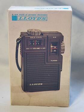 Nn-8379 Lloyds Vintage Nos Solid State Pocket Radio Series 280 A 1975 Hong Kong