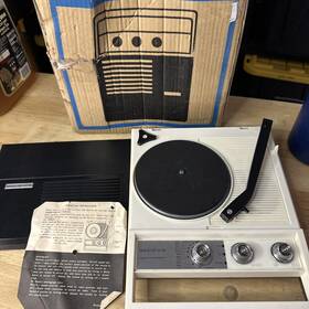 Lulu-monde Ga-88 Vintage Ac/dc Solid State Radio Am/ Phonograph Tested Model Japan Read