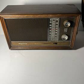 1fm066 Magnavox Vintage 1960 S Solid State Table Radio Am /fm Works Needs Cord