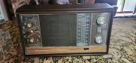 1fm067 Magnavox Vintage Syroco Solid State Am Fm Radio With Clock And Timer