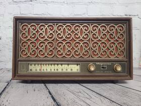 1fm070 Magnavox Vintage Mcm Am/fm Solid State Table Radio Model - Static/parts