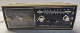 1r1701 Magnavox Vintage Clock Radio Model Solid State Tested Works