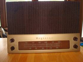 Cr711aa Magnavox Vintage 1950s Am Tube Radio Works For Parts Or New Cabinet