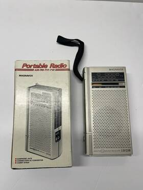 D1305 Magnavox Vintage Portable Am Fm Tv1 Tv2 Radio