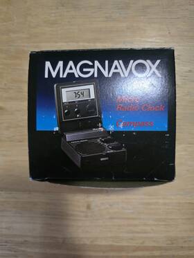 D1858 Magnavox Micro Radio Clock Compass