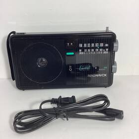 D2040 Magnavox Portable Am/fm Radio