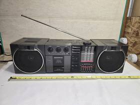 D8560 Magnavox Vintage Cubic Retro Portable Am/fm/tape Radio Working Condition