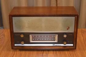 Fm-21 Magnavox Vintage Am Fm Tube Radio - For Parts/repair