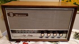 Fm43 Magnavox Vintage 1950s/60s High Fidelity-am/fm Radio Table Top Wood Cabinet