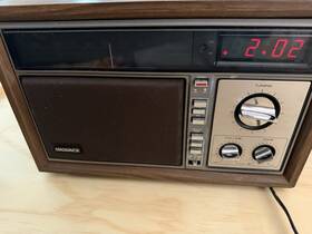 R436 Magnavox Am/fm Radio Tested And Working Alarm Clock Vintage Portable Receiver