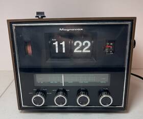 Rd3186wa11 Magnavox Vintage Brush Radio Flip Time Alarm Clock Model