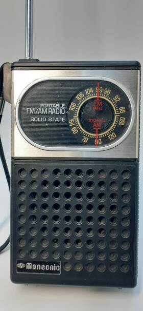 Tr-5050 Mansonic Vintage Solid State Portable Am/fm Radio