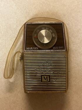 Am-711 Mar/lin Vintage Solid State 8 - 811 Am Radio No Antenna As Found Read