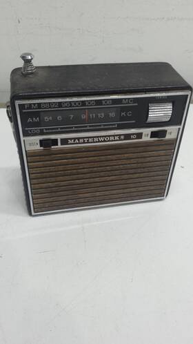 M-3302 Masterwork Rare - Model Am Fm Solid State With Leather Case Works Great M-3302 Masterwork Rare - Model Am Fm Solid State With Leather Case Works Great