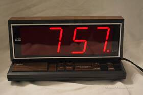 63-765 Micronta Led Alarm Clock Tested Working Made In Hong Kong Ac And 9v