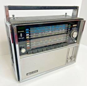 10-558 Midland Vintage Model 8-band Solid State Portable Radio Ac Dc