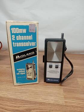 13-426 Midland Vintage 100mw 2 Channel Transceiver Walkie-talkie