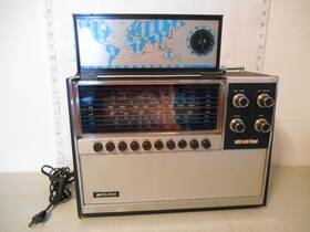 5642354 Midland 1970s Vtg Model 10-561 8 Band Portable Radio 20-813 X 4 A/c D/c