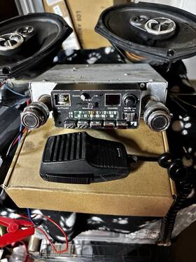 3235647 Mitsubishi Am/fm/cb Radio For Jeep/amc