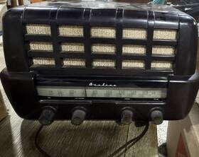 13c-1950-1 Montgomery Ward Airline Vintage Tube Tabletop Radio External Antenna