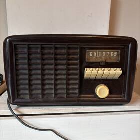 84br-1517a Montgomery Ward Wards Airline Radio Am Model 84br-1517 Mid Century Walnut Brown Loop Aerial