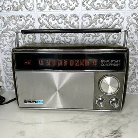 Gen-1329a Montgomery Ward Wards Airline Model Solid State Ac/battery Radio