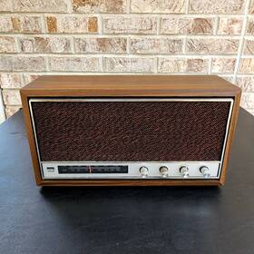 Gen-1742a Montgomery Ward Vintage Airline Model Radio Band Tested Works Great