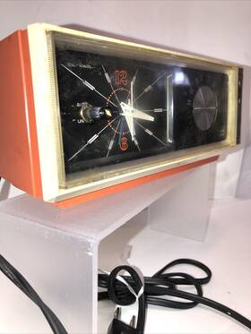 Gen-1873a Montgomery Ward Vintage Mcm Orange Model 5016 Am Fm Clock Radio