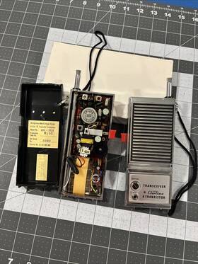 Gen-552a Montgomery Ward Vtg Wards Airline 8 Transistor Receivers 2 - Gen 552a
