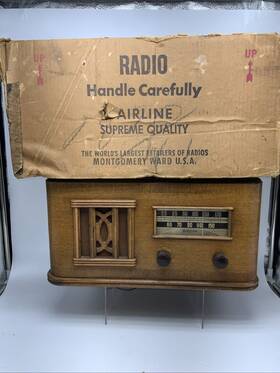 62-469 Montgomery Wards Airline 1940 Model With Original Box. For Parts