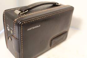358493 Motorola Vintage Transitor Radio In Leather Cover Selling For Parts Or Repair