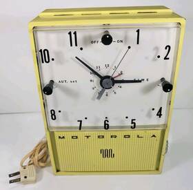 52cw1 Motorola Vintage 1952 Model Wall Mount Clock Radio - Works Sunfire Yellow