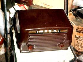 55x12-a Motorola Antique Radio Bakelite Working