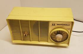 5t23y Motorola Vintage Radio