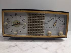 62c1 Motorola Vintage Alarm Clock Am Tube Radio Model