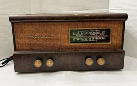 65t21 Motorola Vintage Table Tube Radio Galvin Mfg For Parts/ Repair 65t21 Motorola Vintage Table Tube Radio Galvin Mfg For Parts/ Repair