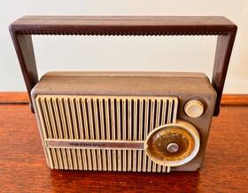 6x31n Motorola 1957 Am Radio With Civil Defense Band