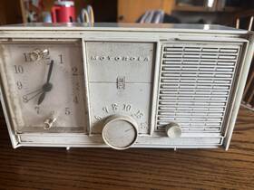 Ac41ah Motorola Vintage Am Tabletop Radio With Alarm Clock Off White Tested Works