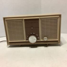 At30cn Motorola Vintage 1960s Model Table Am Radio Mid Century Modern