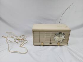 Bt13an Motorola Vintage Tube Radio Am Fm Model Tabletop Mcm