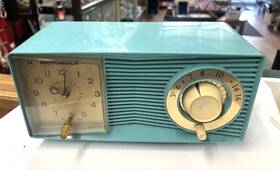 C15jk32 Motorola Vtg Clock Tube Radio Model #c15jk32 Teal Retro Mcm Movie Prop