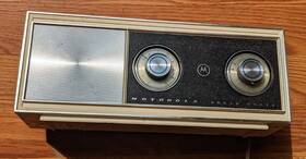 15c60959bo1 Motorola Solid State Vtg Am Radio Model # Xt12dh Tested And Works