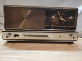 Tc27en Motorola Vintage 1969 Am Fm Clock Radio