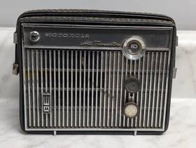 X61e Motorola Vintage Model Am/fm Solid State All Transistor Portable Radio