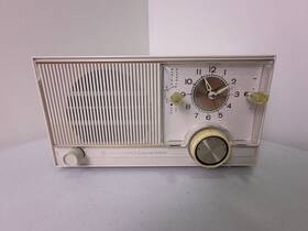 Motorola Xc12bn Vintage Solid State Alarm Clock Radio Model -tested