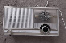 Xc18ce Motorola Vintage Solid State Alarm Clock Am/fm Radio Works Mdl